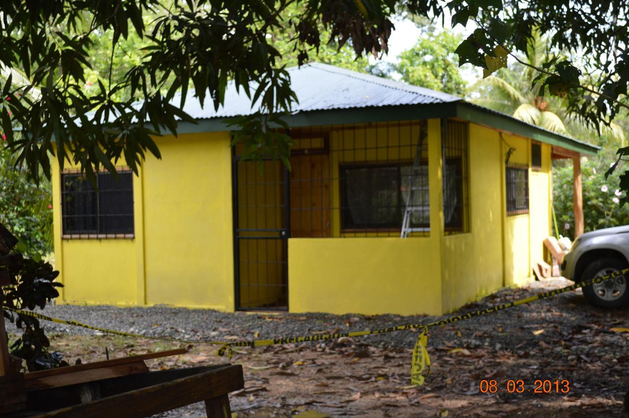 Casita Amarilla Villa Cahuita Exterior photo